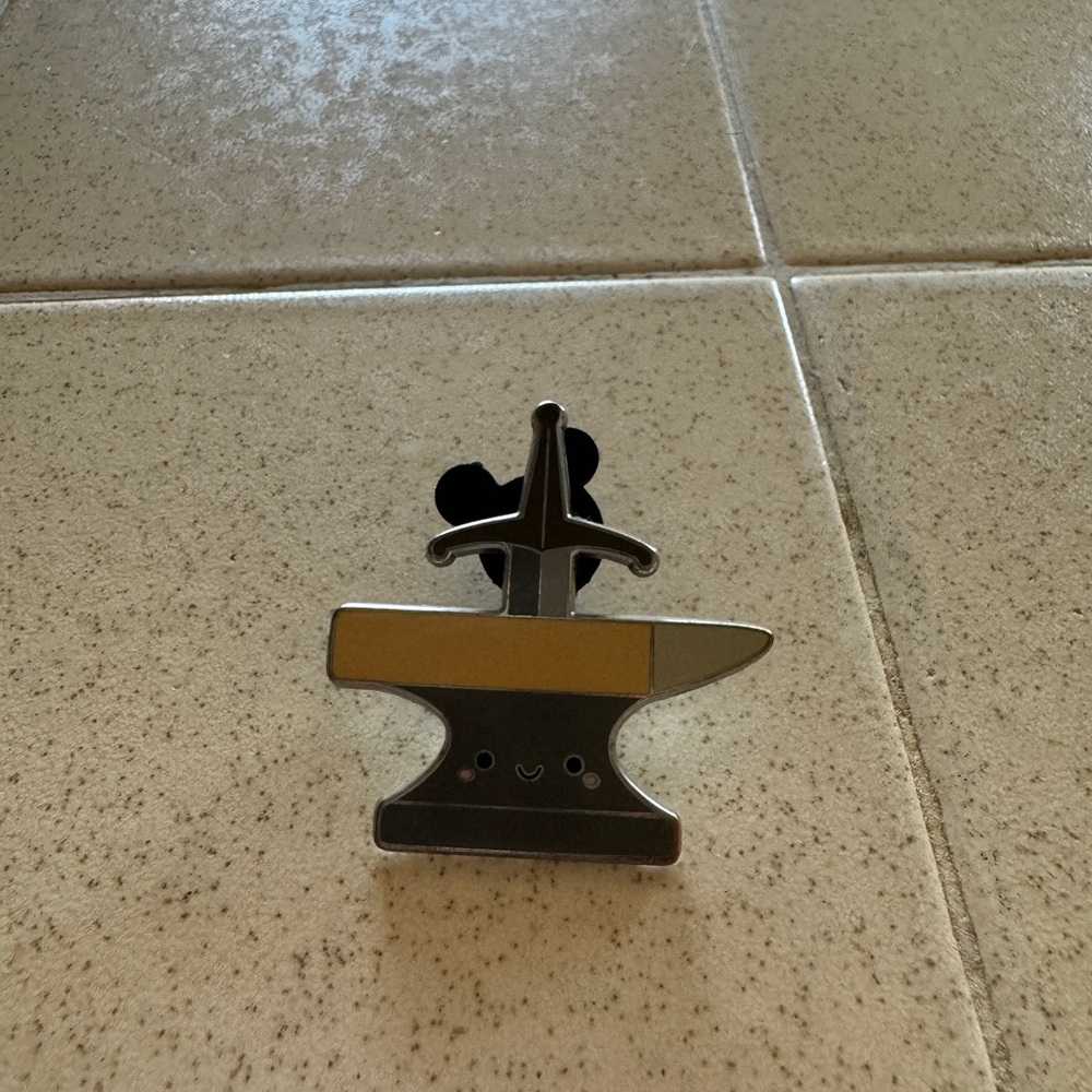 Disney Pin Sword in Stone